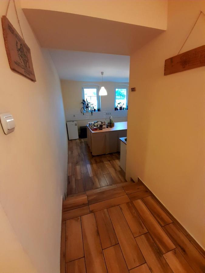 Dom O Niebieskich Okiennicach Farm stay *