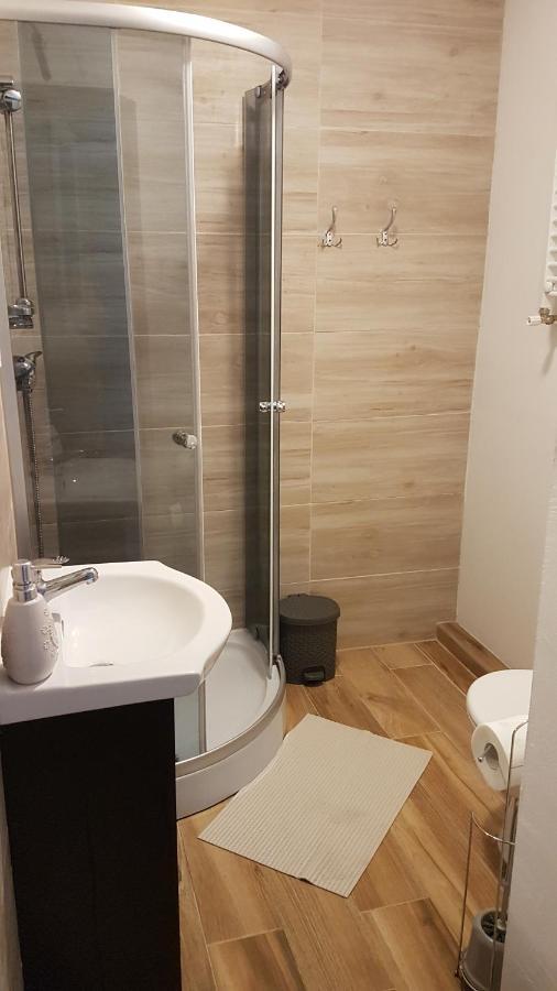 Dom O Niebieskich Okiennicach Farm stay *